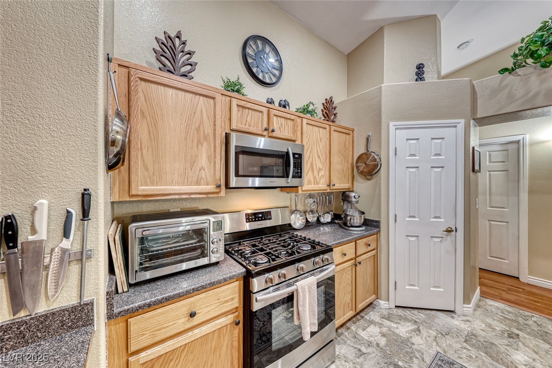 209 Long Shadow Terrace Property Photo 12