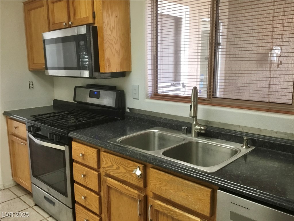 10321 Junction Hill Drive Property Photo 3