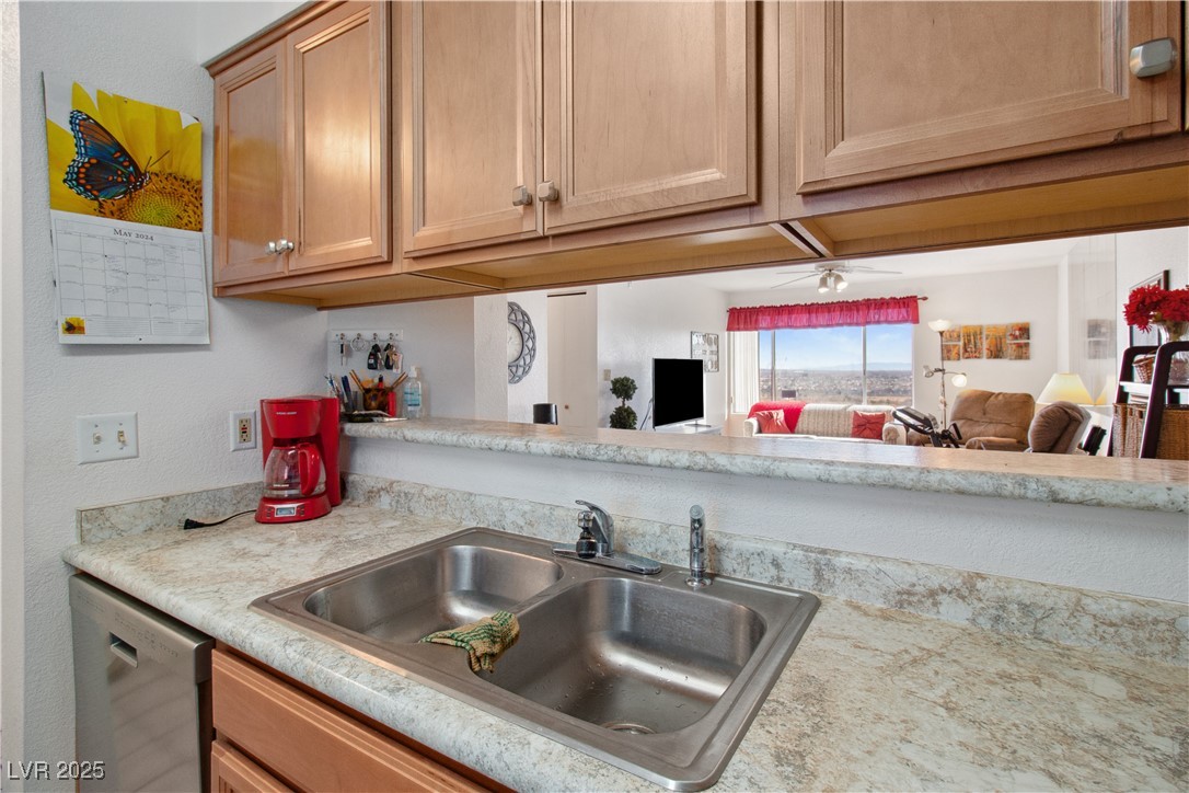 2044 Mesquite Lane 302 Property Photo 11