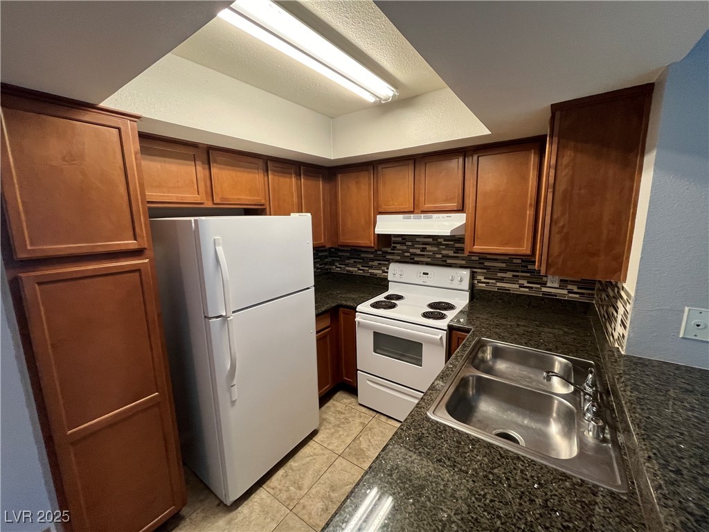 1455 East Katie Avenue C28 Property Photo 7