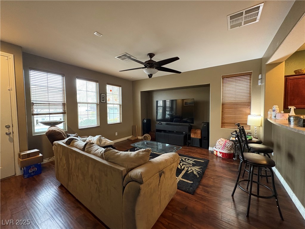 8396 Waylon Avenue Property Photo 2