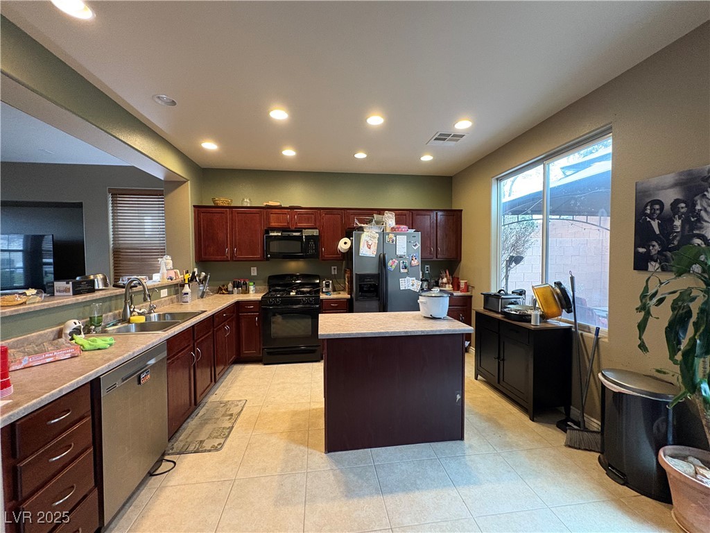 8396 Waylon Avenue Property Photo 3