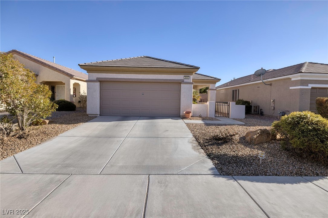 3025 Seaford Peak Drive Property Photo 2