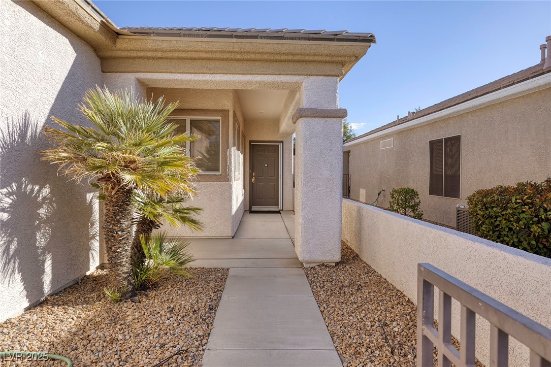 3025 Seaford Peak Drive Property Photo 4