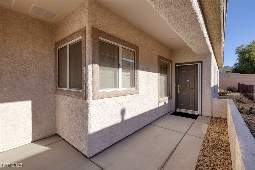 3025 Seaford Peak Drive Property Photo 5