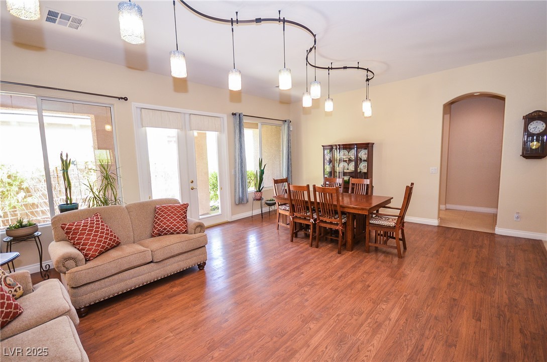 10718 Del Rudini Street Property Photo 3