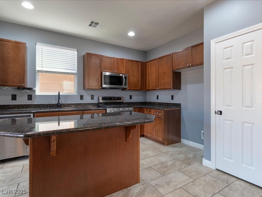 1012 Water Cove Street Property Photo 5