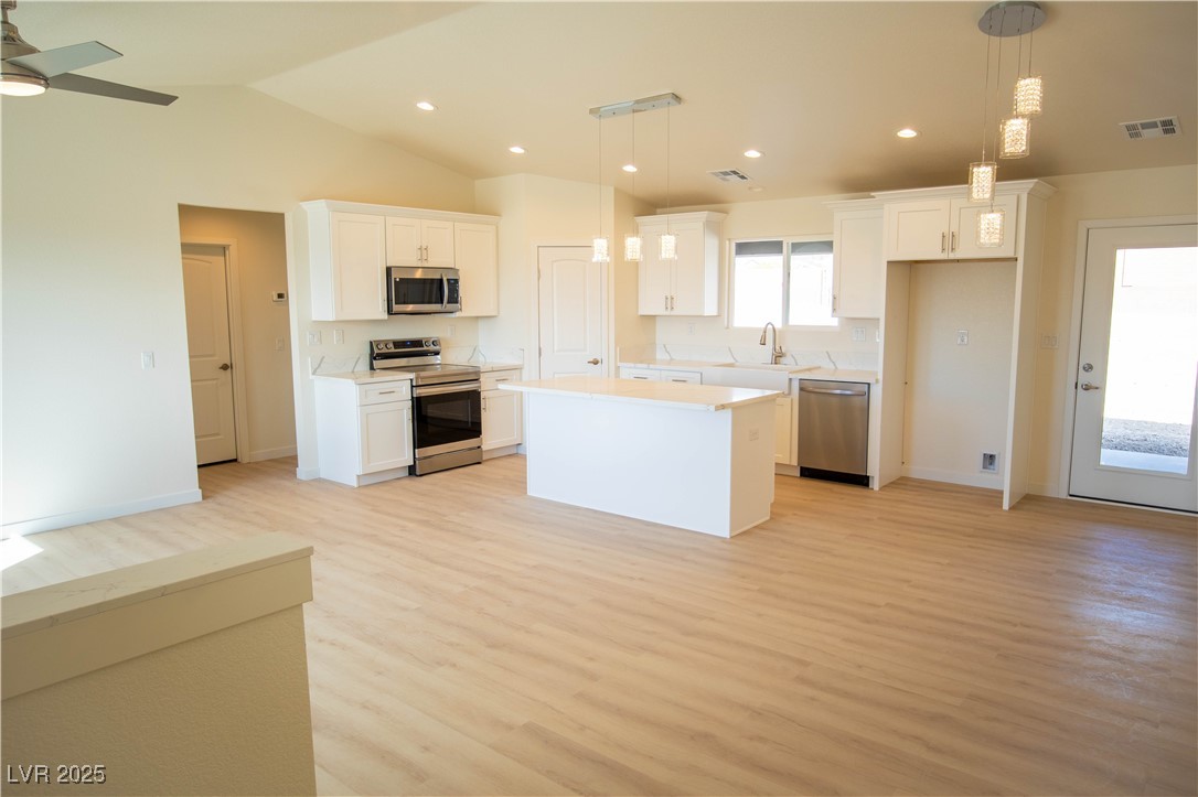 5841 Genoa Avenue Property Photo 6