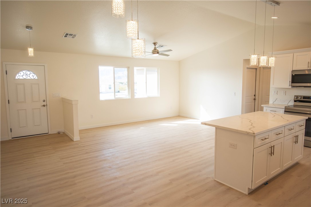 5841 Genoa Avenue Property Photo 9