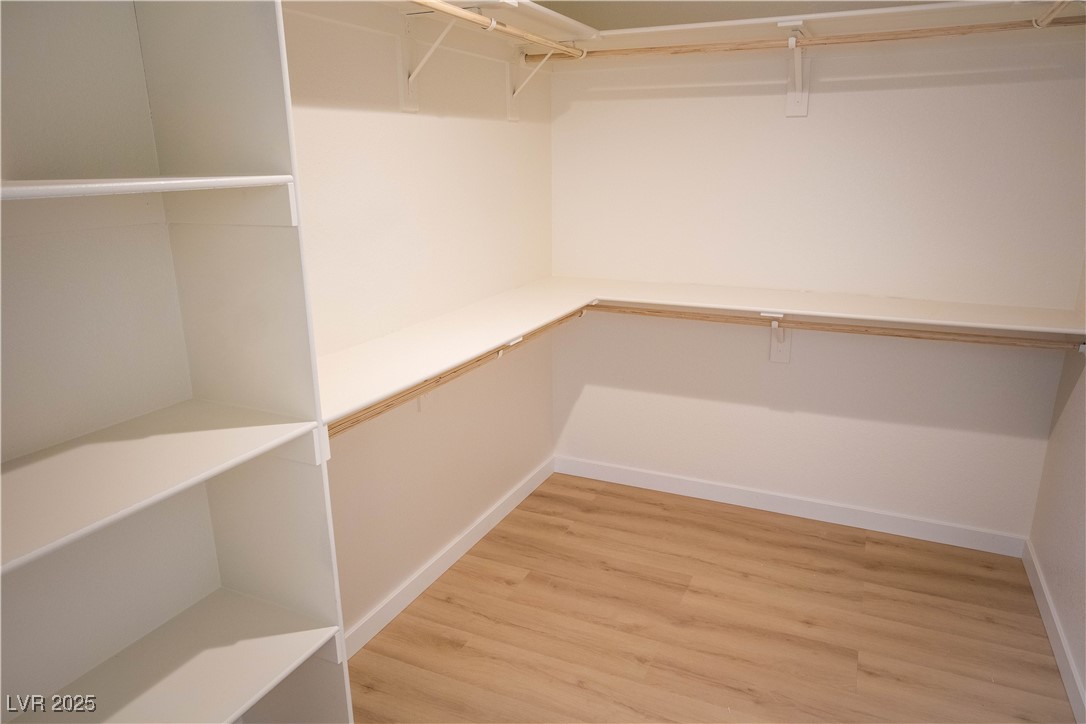 5841 Genoa Avenue Property Photo 15