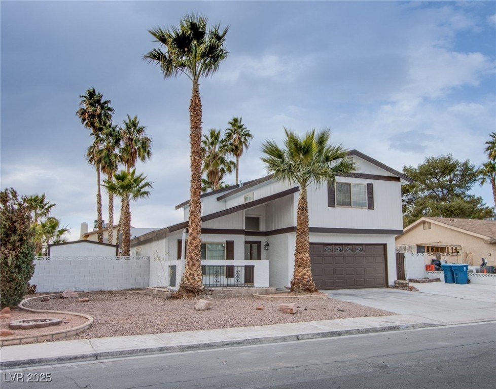 881 Stonehenge Street Property Photo 2