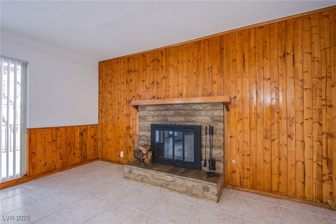 881 Stonehenge Street Property Photo 12