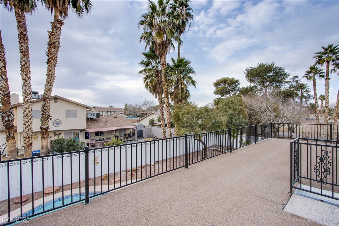 881 Stonehenge Street Property Photo 29