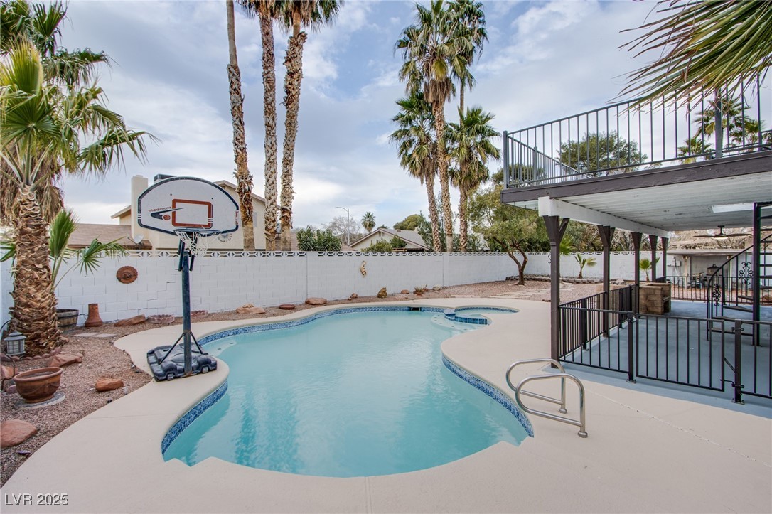 881 Stonehenge Street Property Photo 45