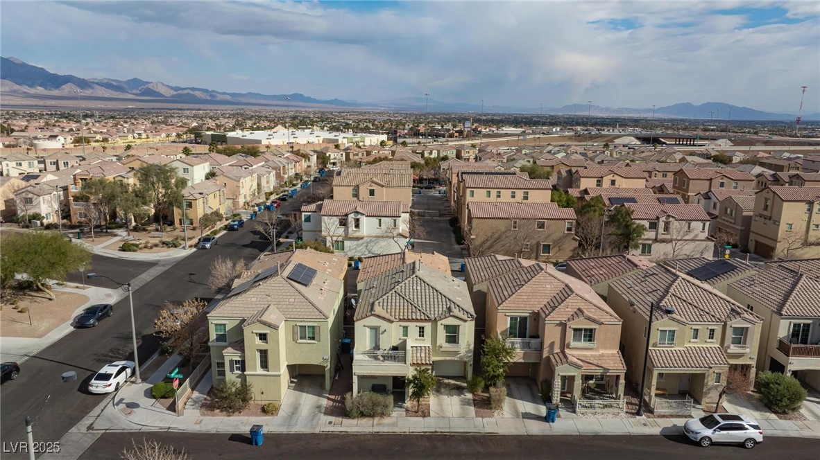 7660 Fabled Filigree Street Property Photo 4