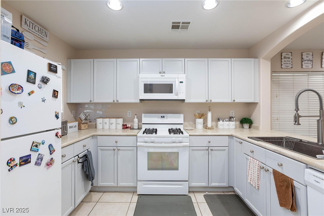7660 Fabled Filigree Street Property Photo 6
