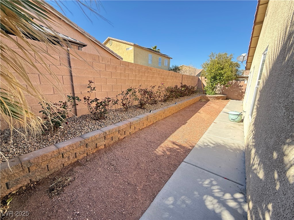 2705 Dorado Vista Street Property Photo 18