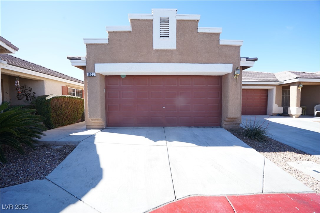 1025 Chestnut Bay Avenue Property Photo