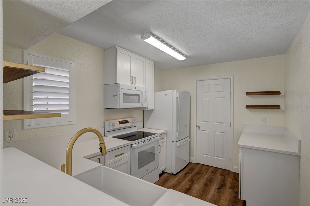 8101 West Flamingo Road 2037 Property Photo 12