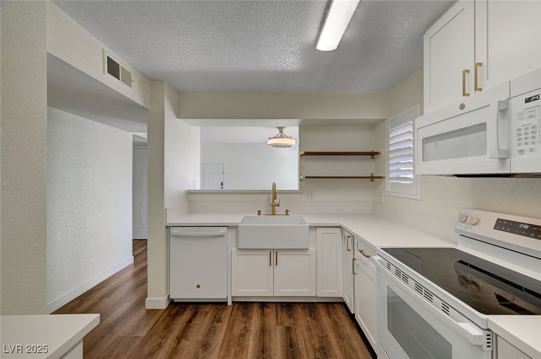 8101 West Flamingo Road 2037 Property Photo 14