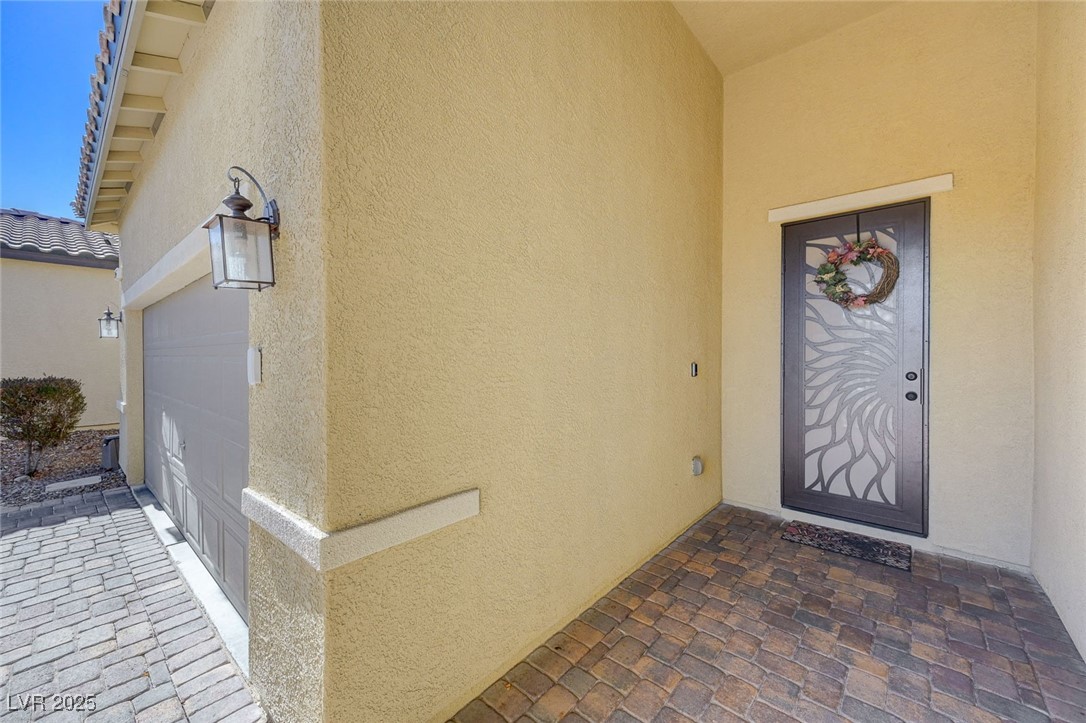 2425 Amatrice Street Property Photo 4