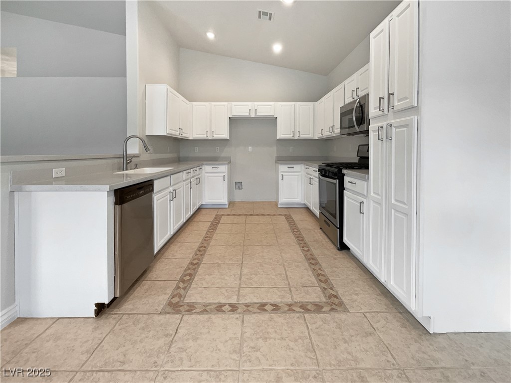 10809 Windrose Point Avenue Property Photo 6