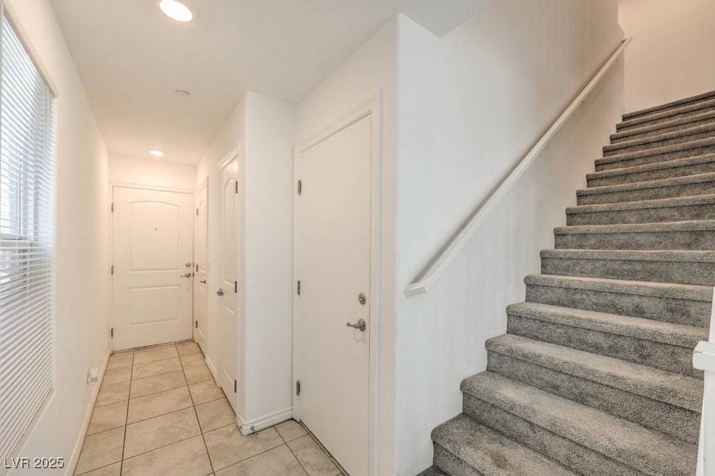 374 Yellow Finch Lane Property Photo 13