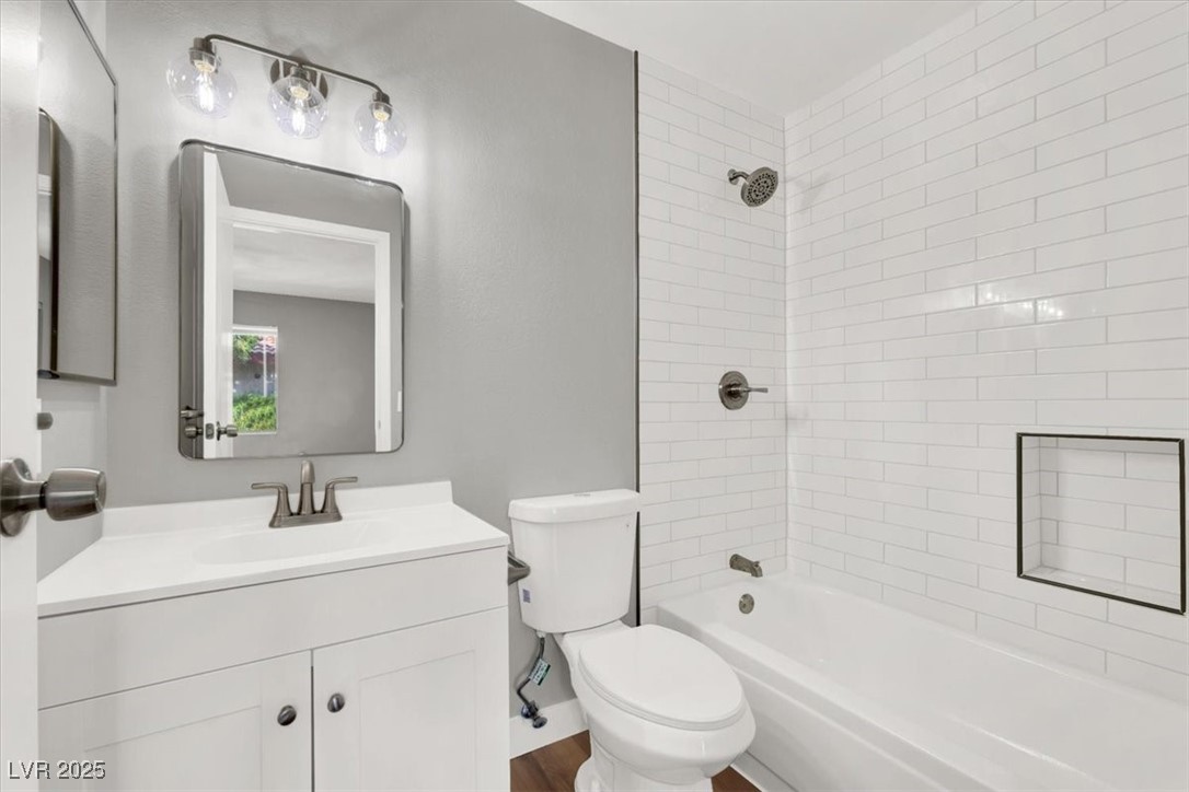 733 Rock Springs Drive 201 Property Photo 16