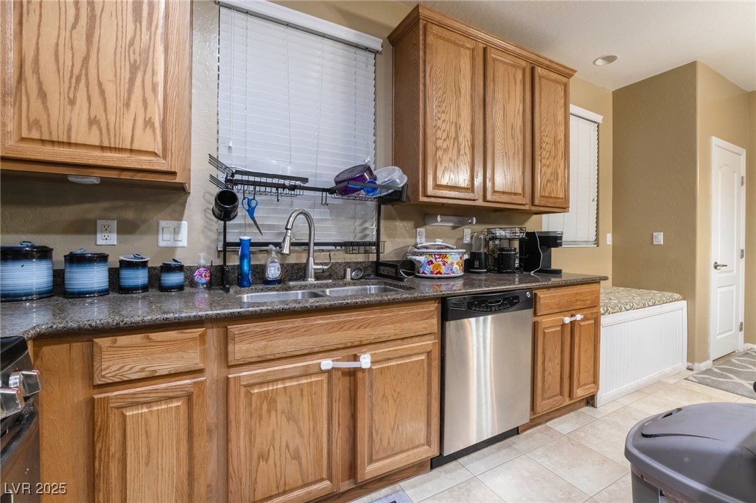 5916 Magic Oak Street Property Photo 8