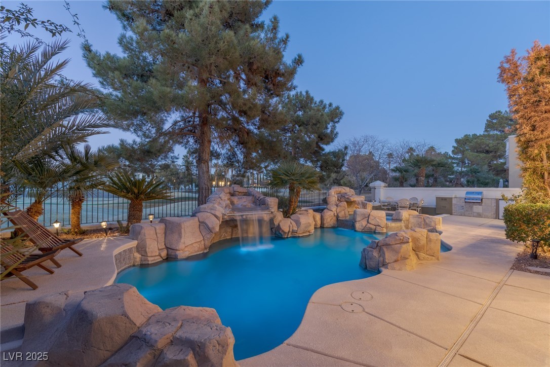 8320 Carmel Ridge Court Property Photo 24