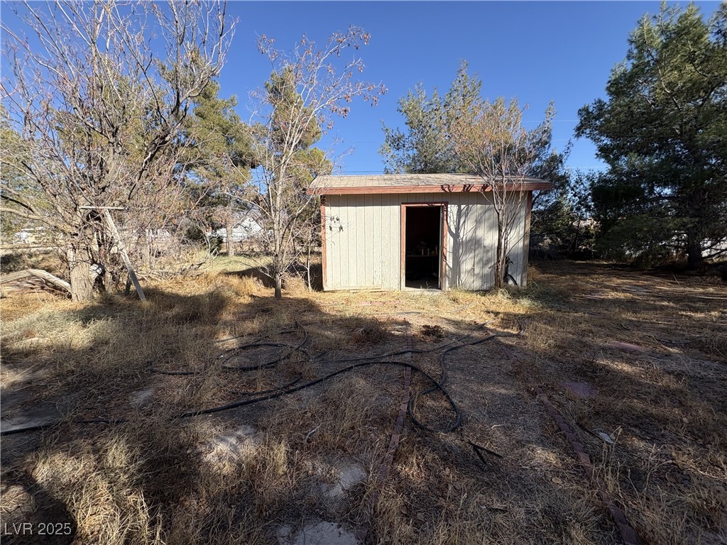 3941 Dennis Street Property Photo 3