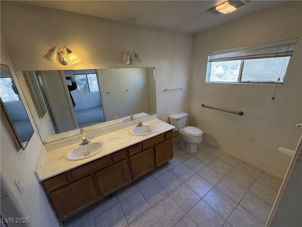 3941 Dennis Street Property Photo 9