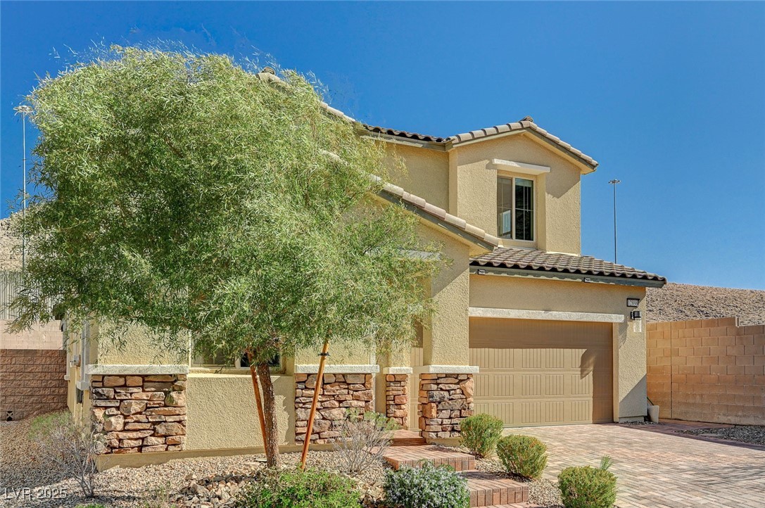 12898 Slipknot Street Property Photo 6