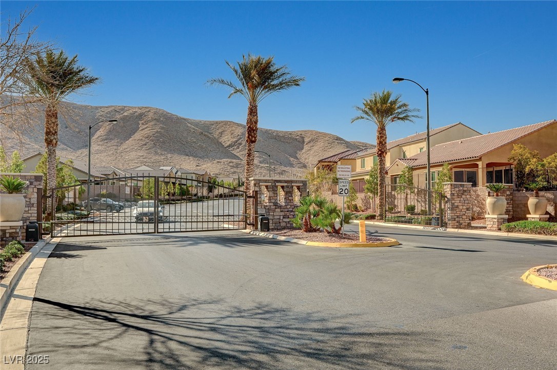 12898 Slipknot Street Property Photo 7