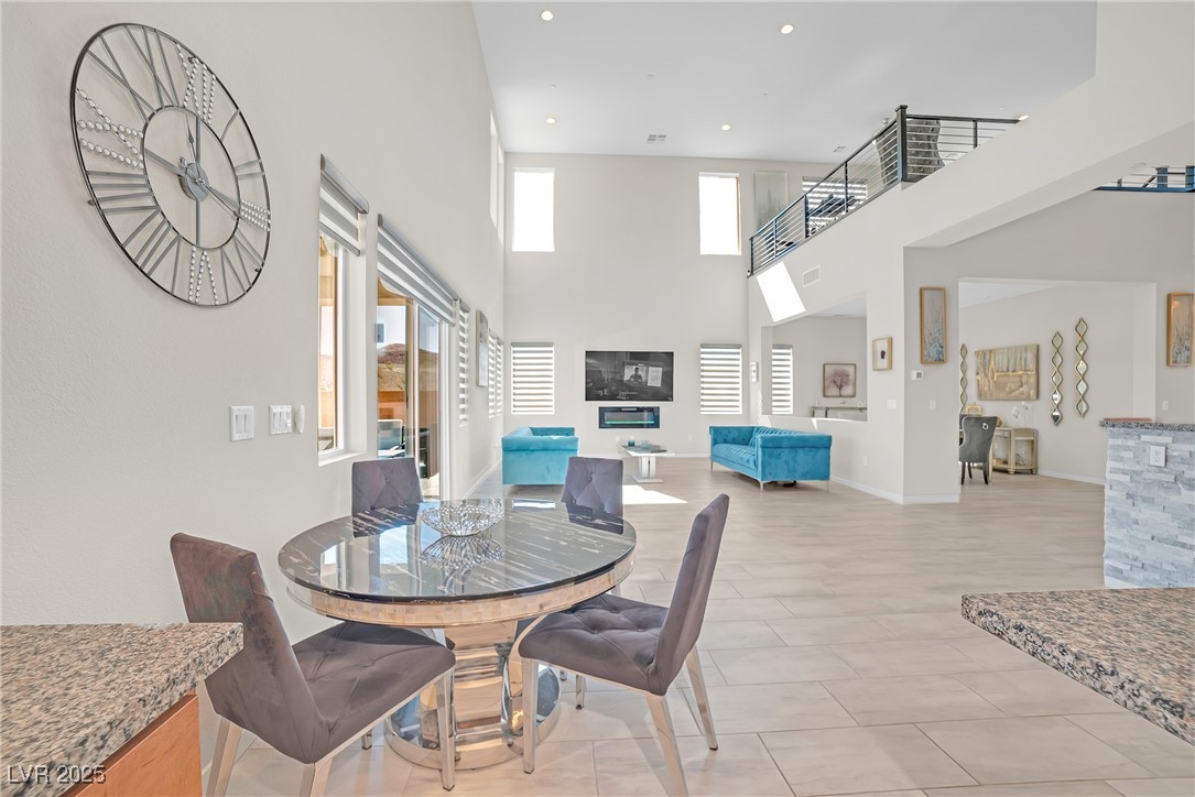 8 Hilltop Crest Street Property Photo 7