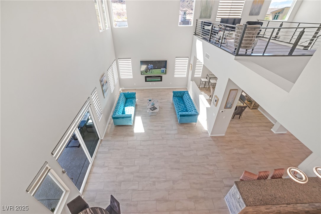8 Hilltop Crest Street Property Photo 12