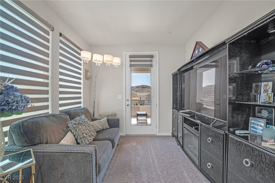8 Hilltop Crest Street Property Photo 17
