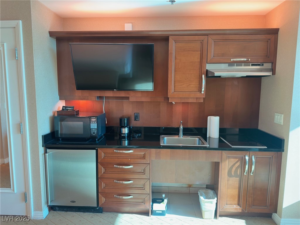 135 East Harmon Avenue 718 Property Photo 7