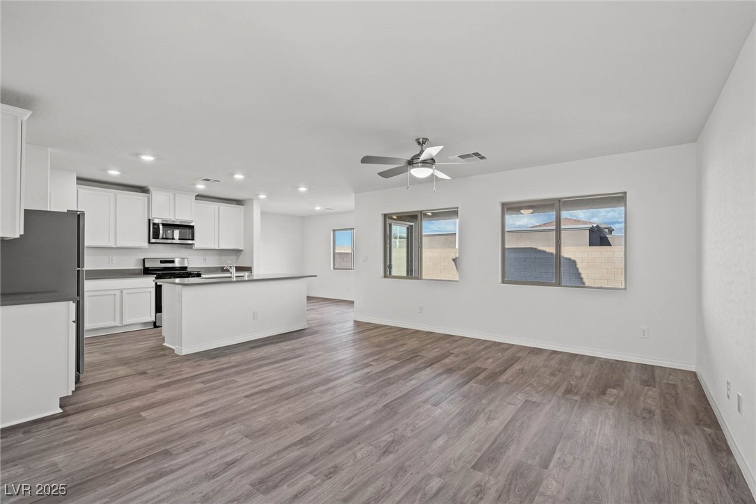 4219 Gold Desert Street Property Photo 2