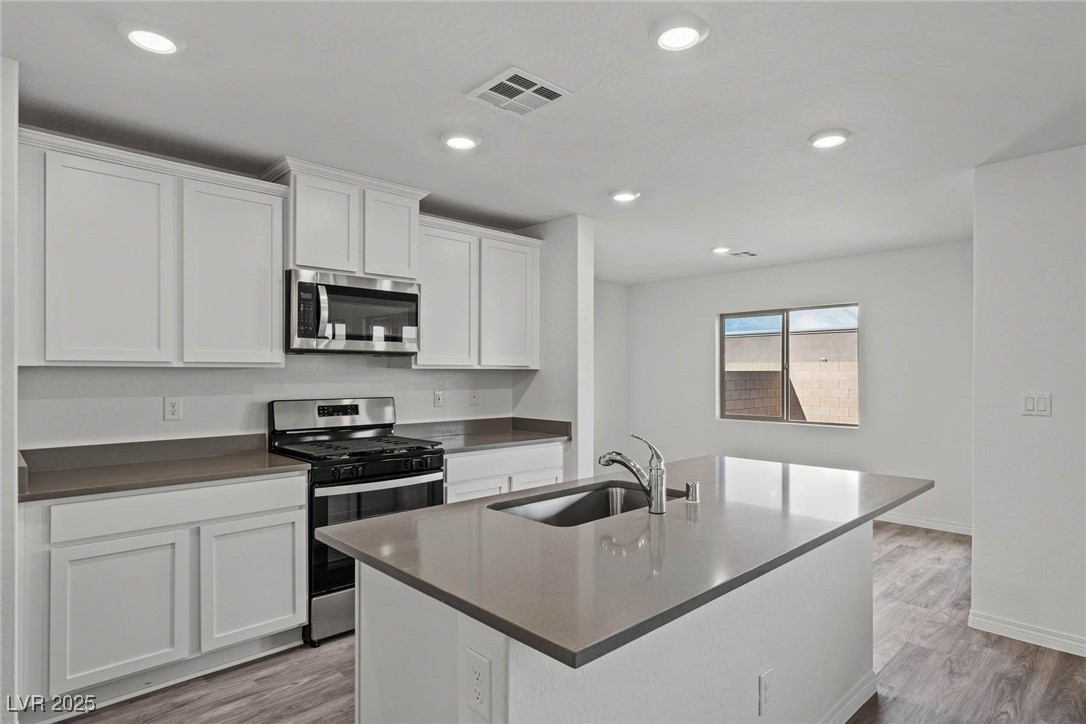4219 Gold Desert Street Property Photo 5