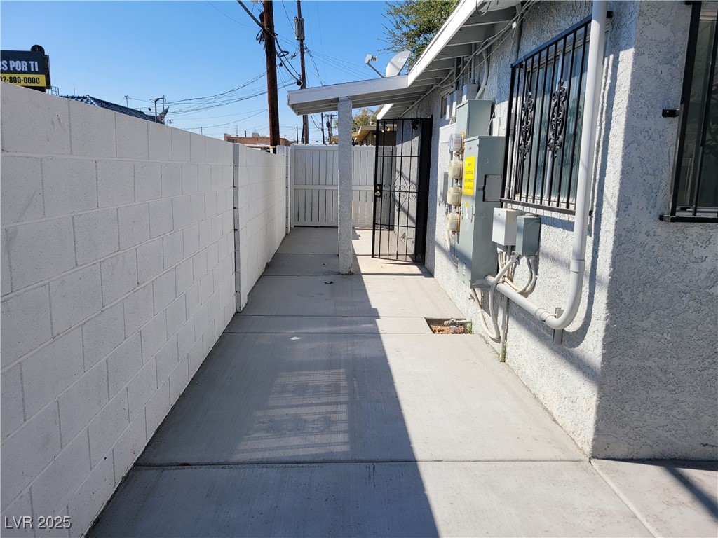 1828 Lewis Avenue Property Photo 5