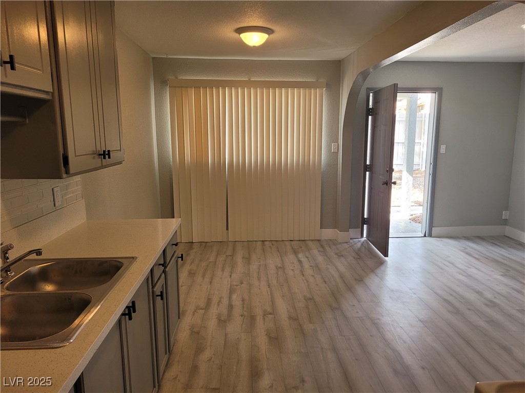 1828 Lewis Avenue Property Photo 14