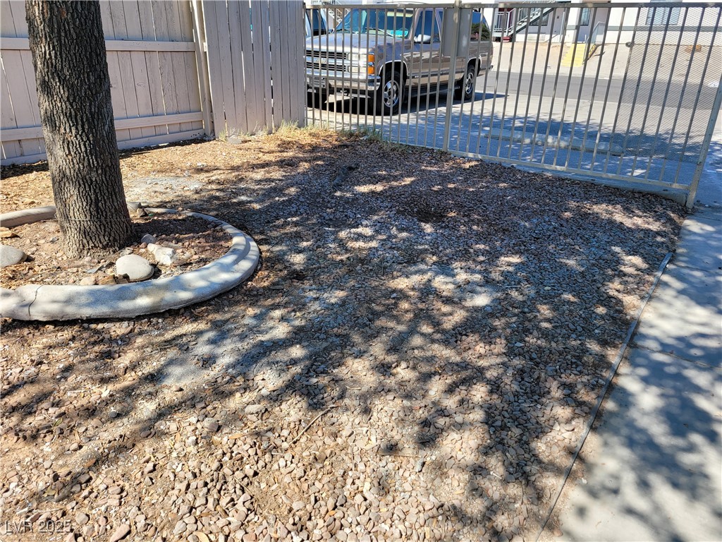 1828 Lewis Avenue Property Photo 27
