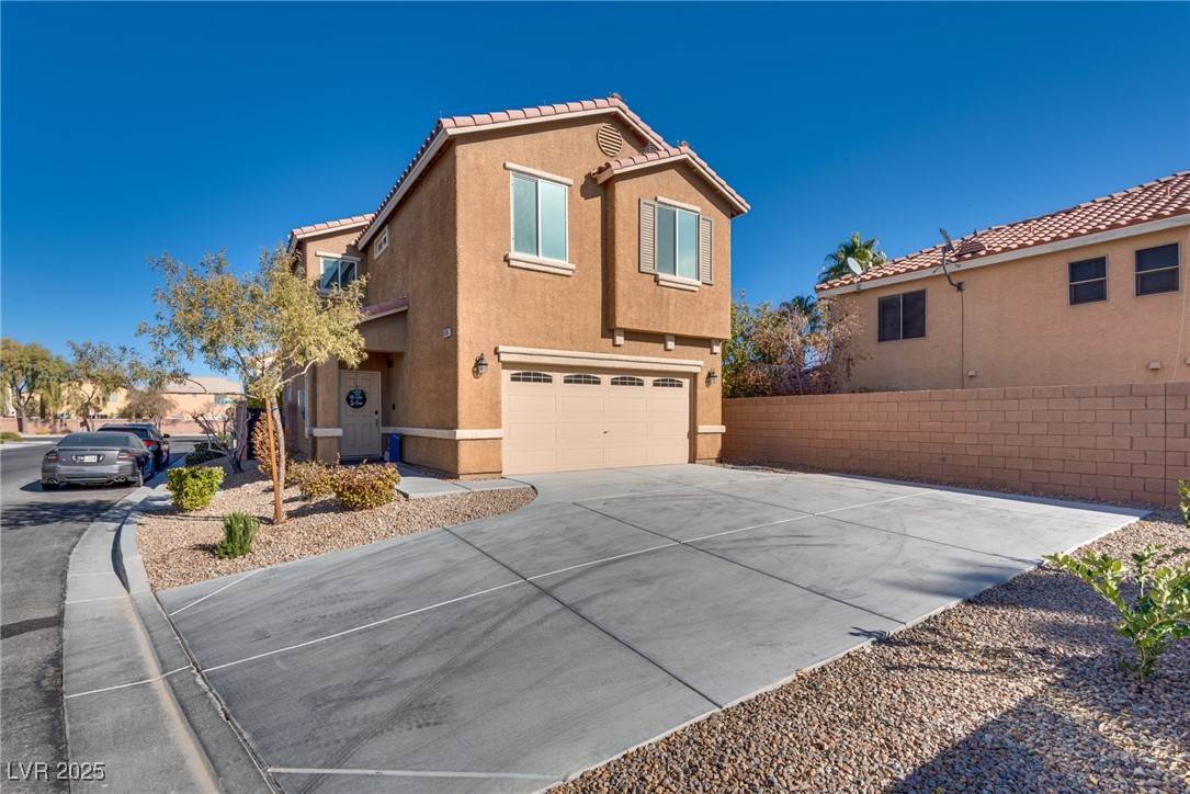 8736 Summoners Court Property Photo 3