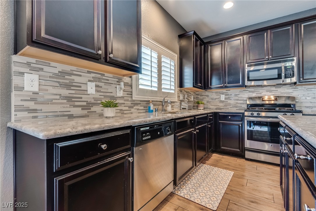 8736 Summoners Court Property Photo 12