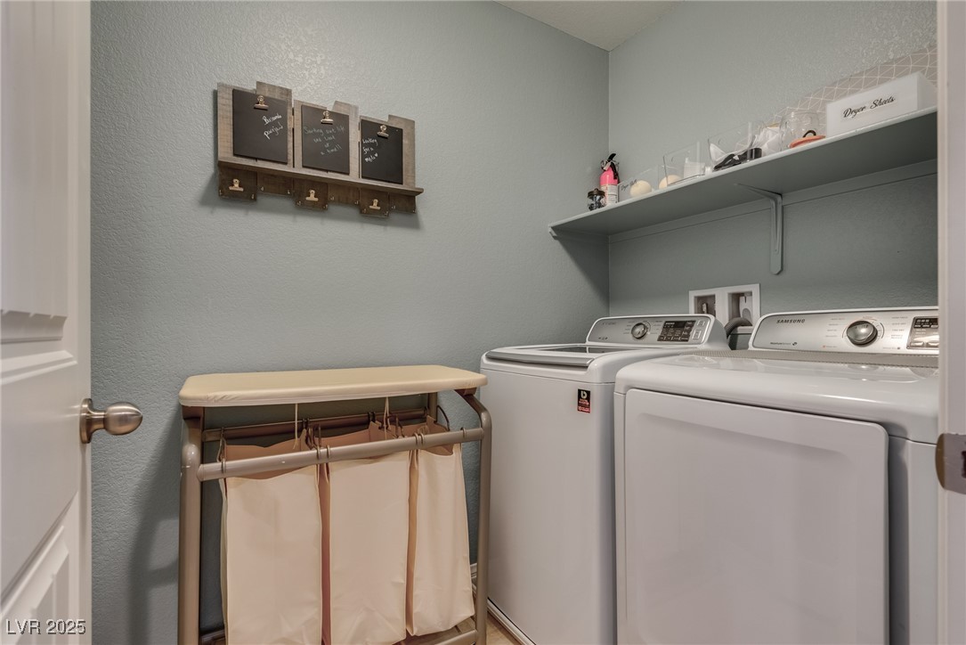 8736 Summoners Court Property Photo 36