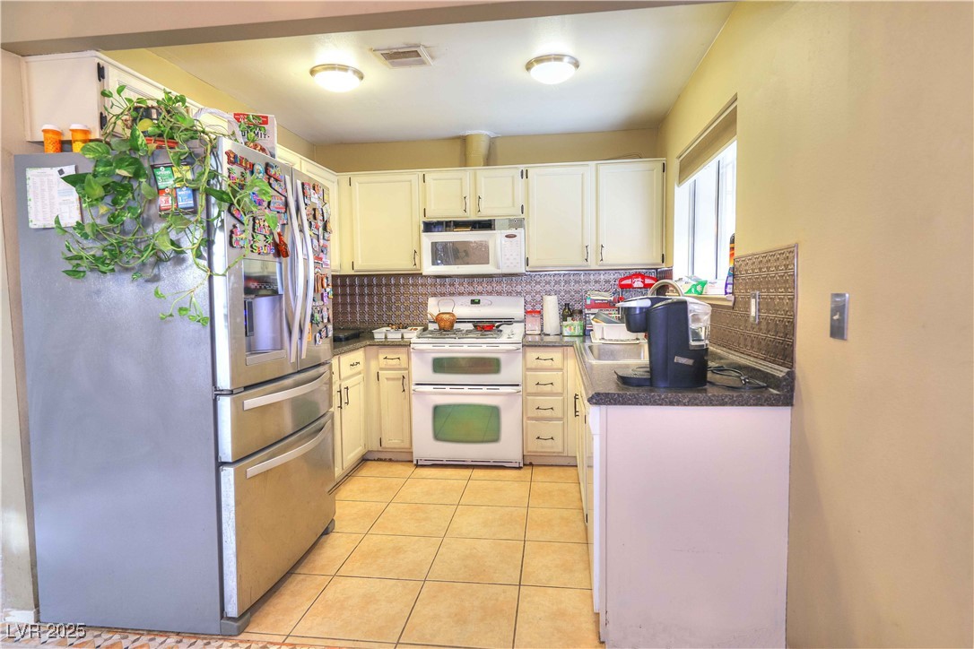 2256 Sabroso Street Property Photo 7
