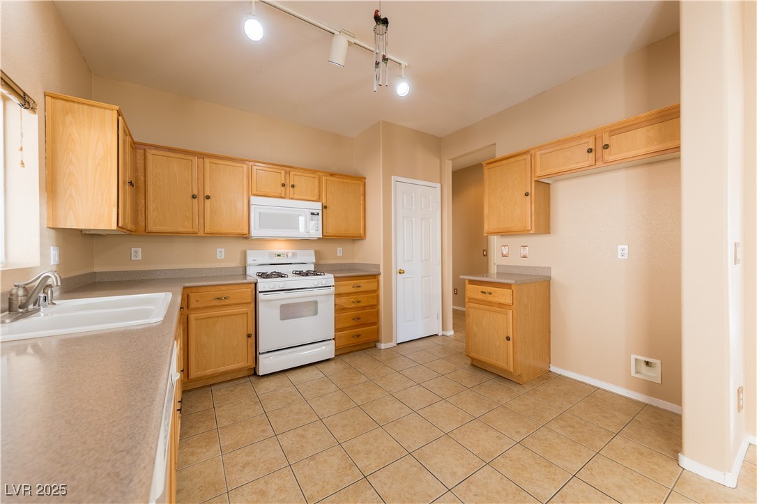 2915 Rippling Springs Street Property Photo 17