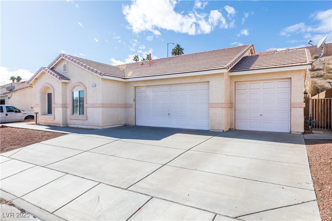 2915 Rippling Springs Street Property Photo 49