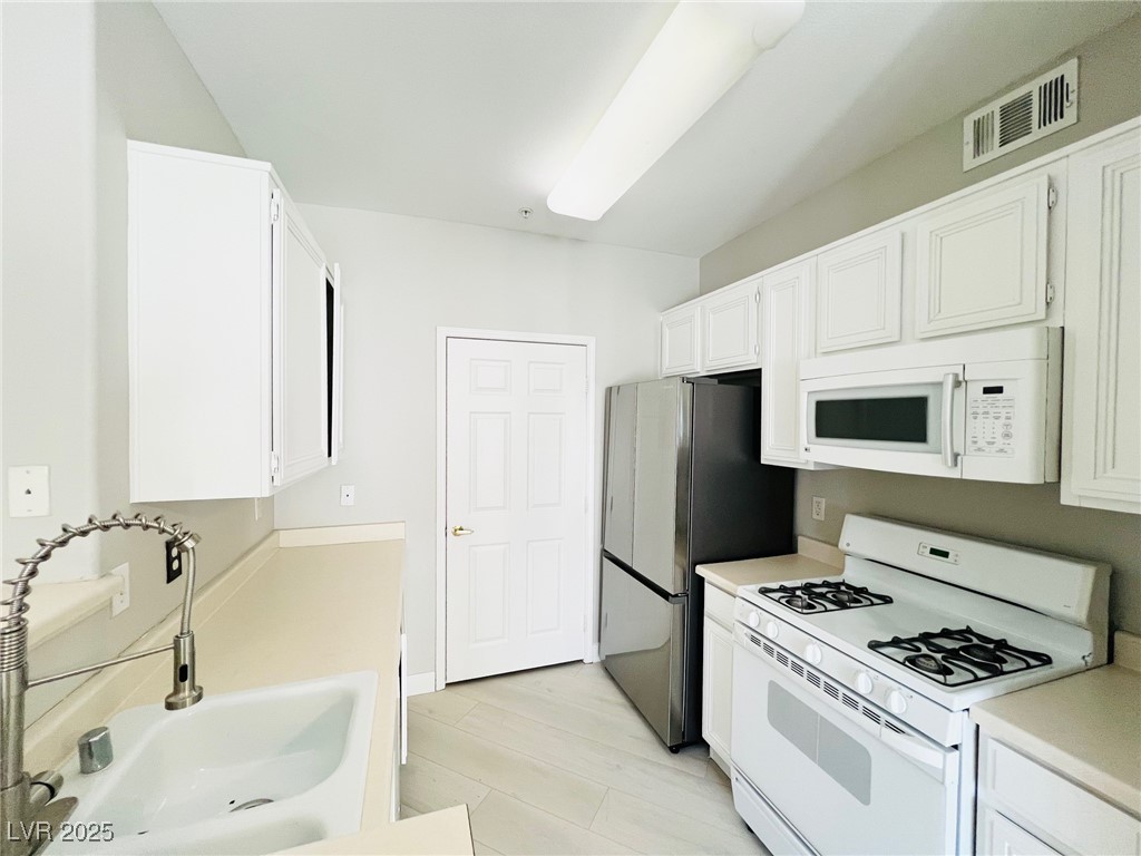 7103 South Durango Drive 309 Property Photo 2